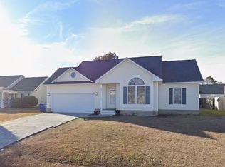308 Whirlaway Blvd, Sneads Ferry, NC 28460