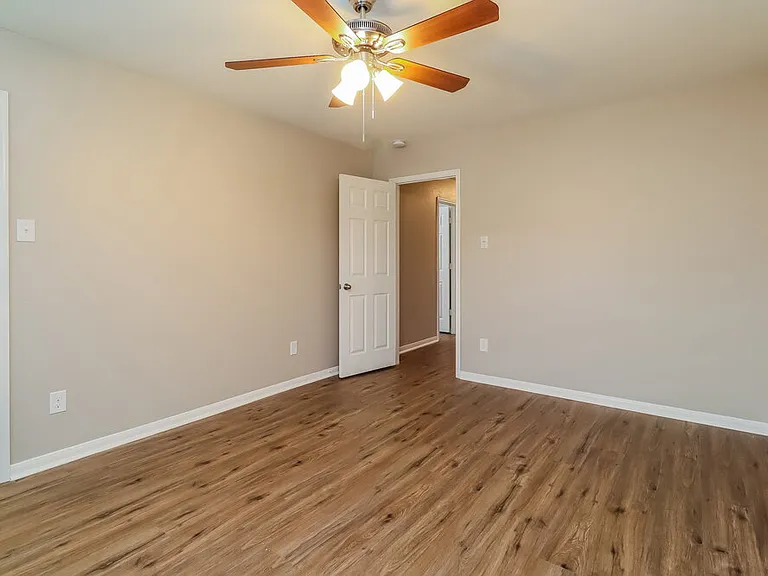 9952 Swallow Dr — Photo 15