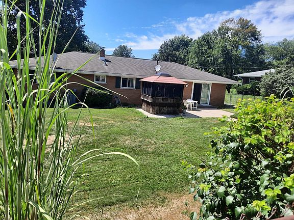 2nd image of 10388 Cole Ln