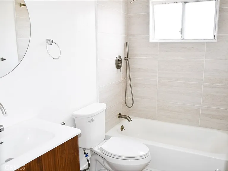 994 Valencia St #104 — Photo 33