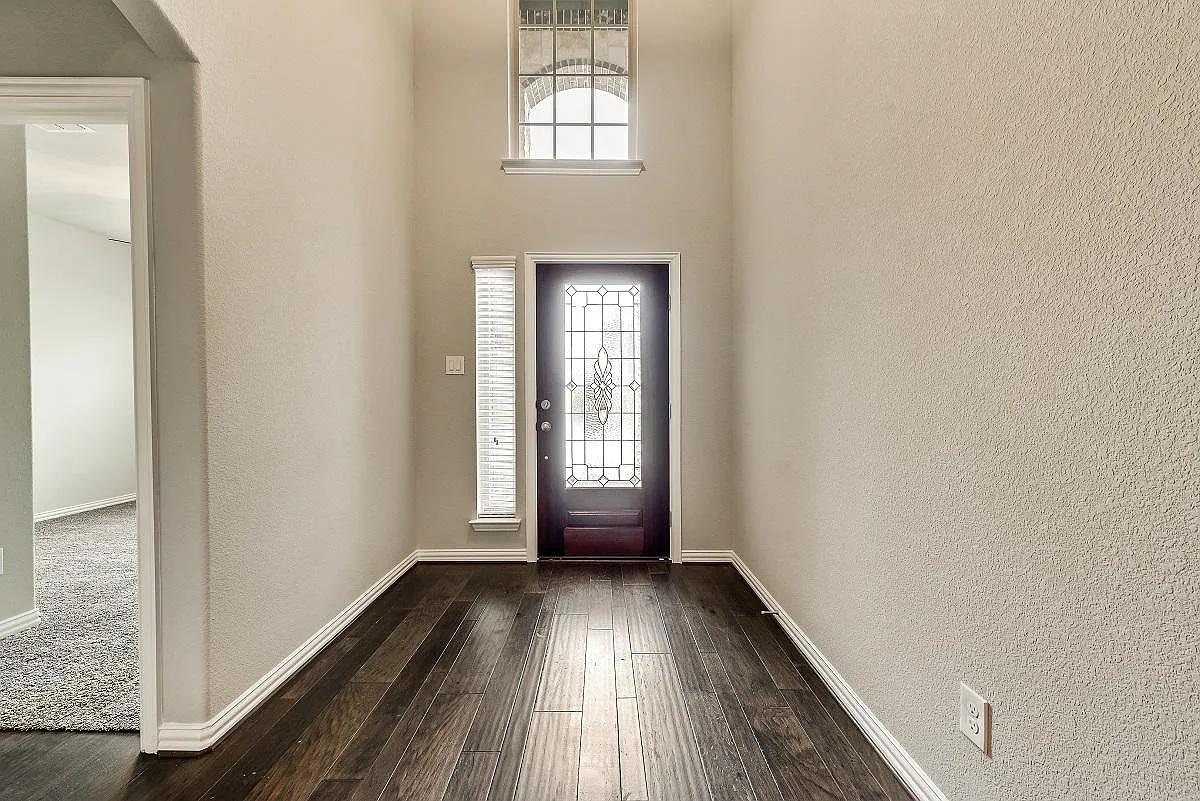 5 bed, 3427 sqft, $3,500 — Photo 3