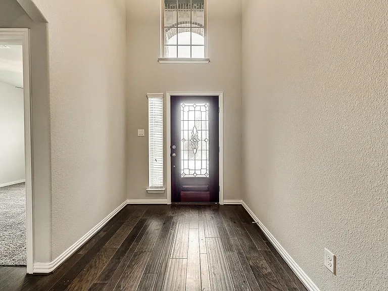 16700 Lincoln Park Ln — Photo 3