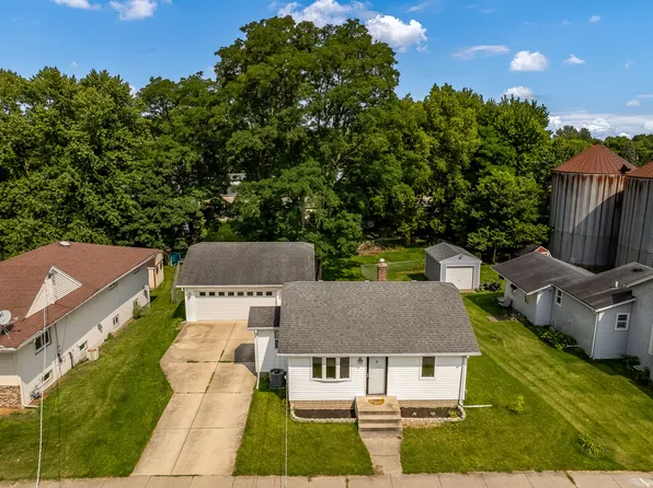 209 Walnut St, Cherry Valley, IL 61016