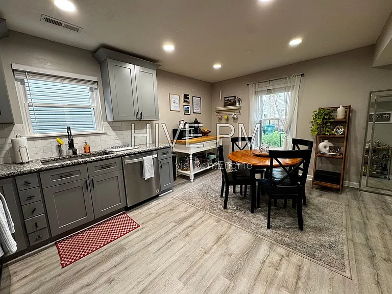 229 Congress Ave #229 — Photo 12