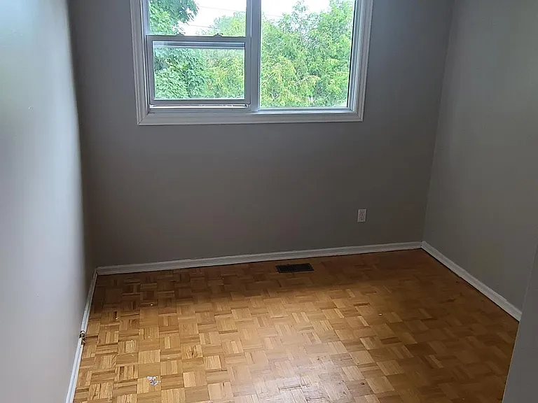 660 Hochelaga St — Photo 31