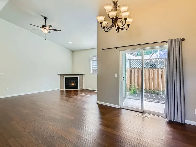 1586 NE Grandhaven Dr — Photo 7