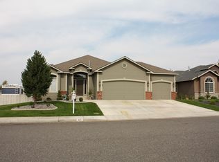 1671 Venus Cir, Richland, WA 99352