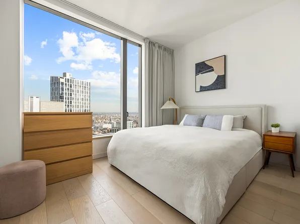 11 Hoyt Street image 3 of 13