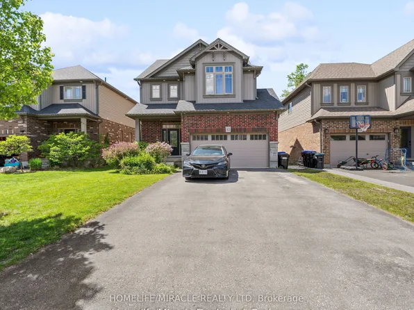 32 Carleton Trl, New Tecumseth, ON L0G 1A0