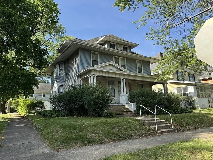 1600 W Callender Ave photo 1