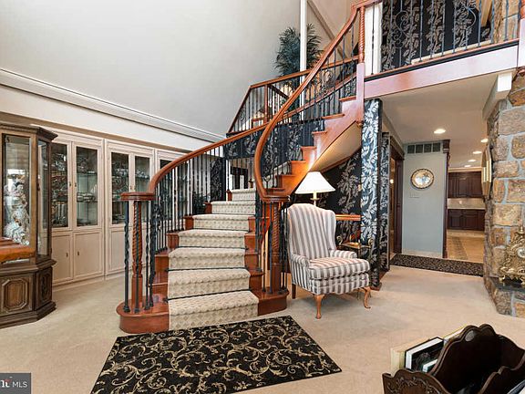 2nd image of 1053 Morningside Dr