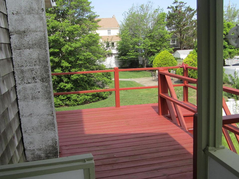 2nd image of 112 East St