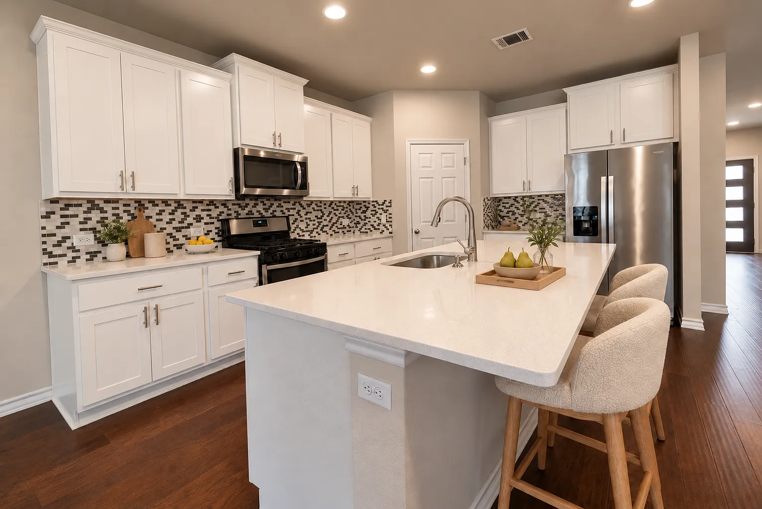 3 bed, 2.5 bath, 2391 sqft, $2,450 — Photo 3