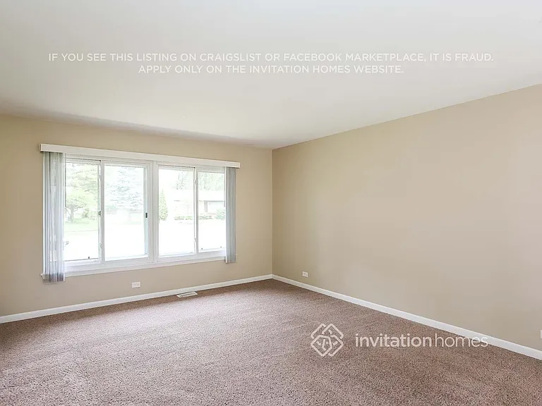 137 Shadywood Ln — Photo 4