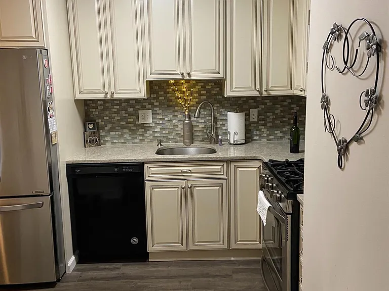 703 Cricket Ln — Photo 3