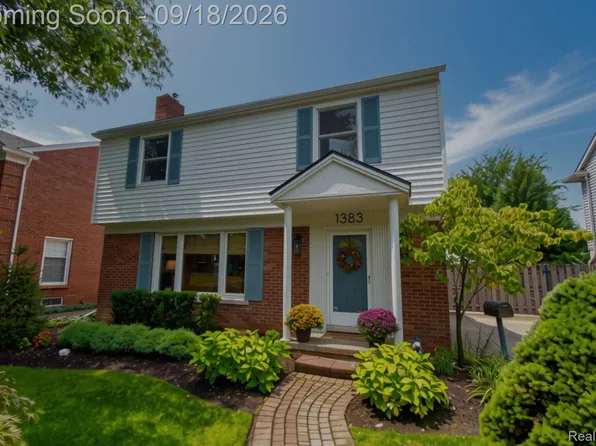 1383 Whittier Rd, Grosse Pointe Park, MI 48230