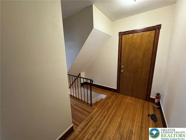 1247 Jackson St — Photo 17