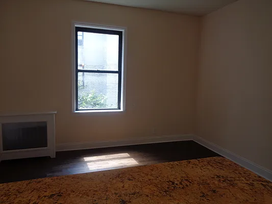 Rented by Zikos Realty Services | media 52