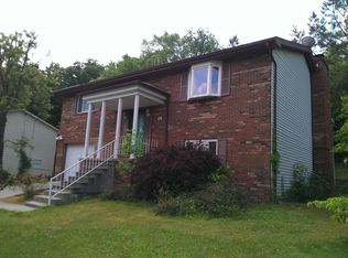 125 Honeysuckle Ln, Dunbar, WV 25064