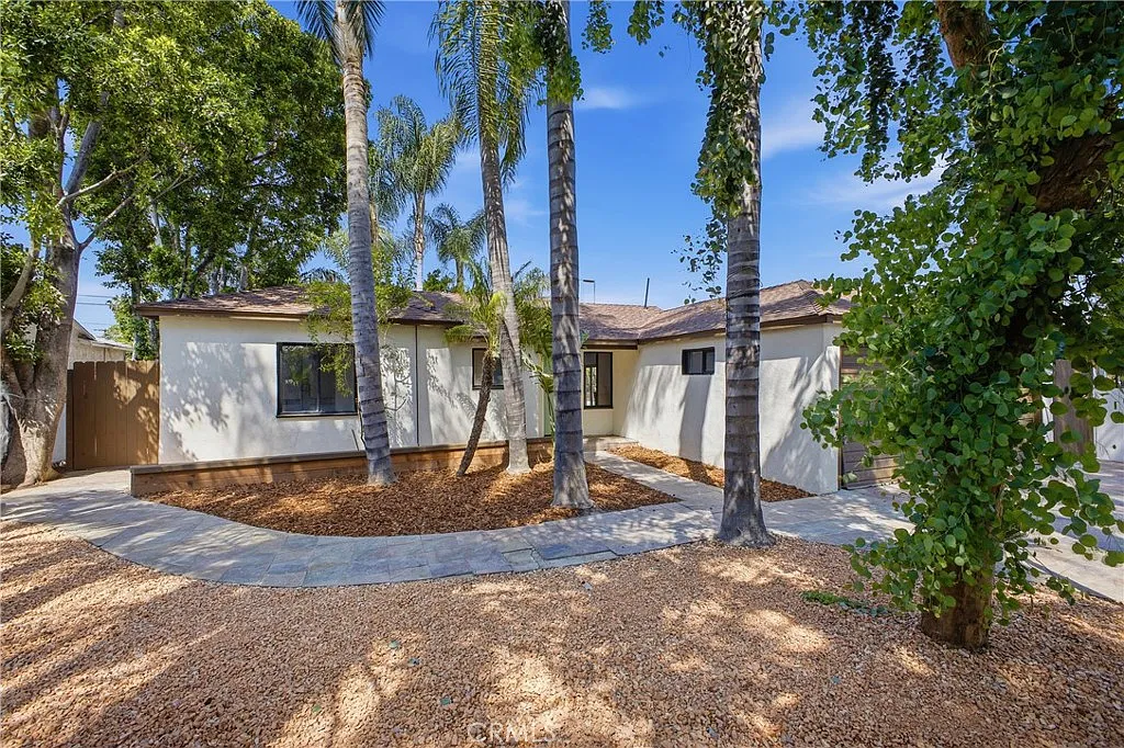 3 bed, 1400 sqft, $4,500 — Photo 3