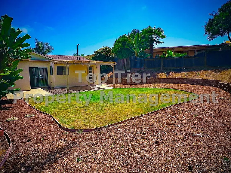 663 Cedar St — Photo 15