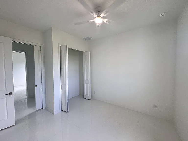 4116 NW 20th Ter — Photo 11