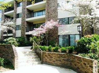 933 12th Ave APT 307, Huntington, WV 25701