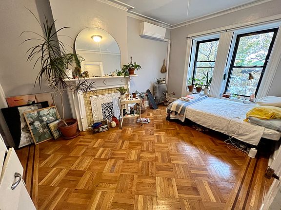 3rd image of 740 Macon St Floor 3