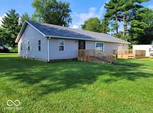 575 E Cameron Dr, Rushville, IN 46173