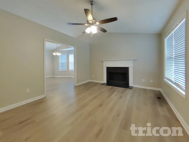 113 Colt Ln — Photo 2