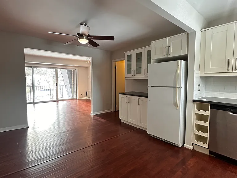 11625 Vantage Hill Rd #22B — Photo 2