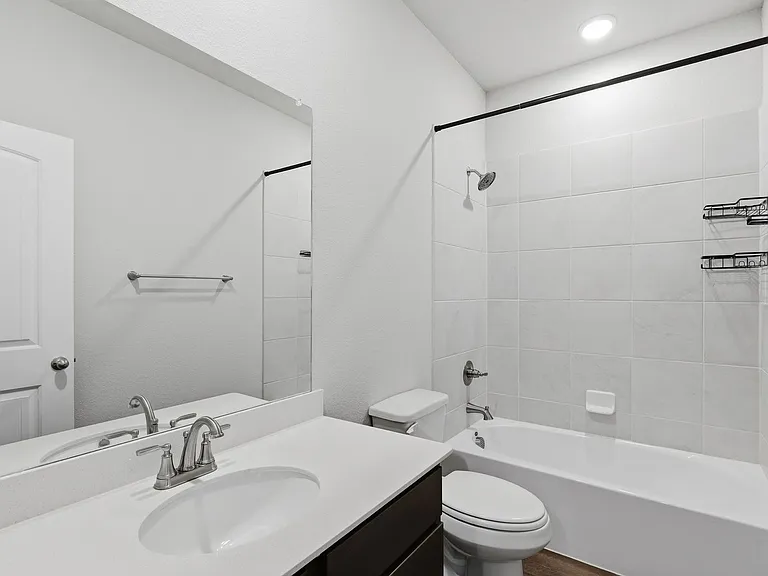 8200 Korat Vis — Photo 7