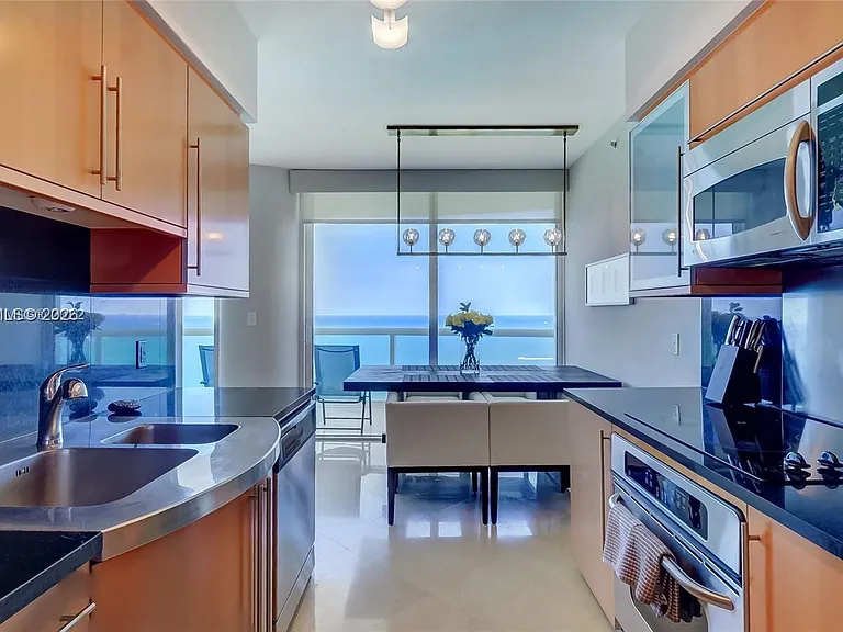 6365 Collins Ave #3802 — Photo 14