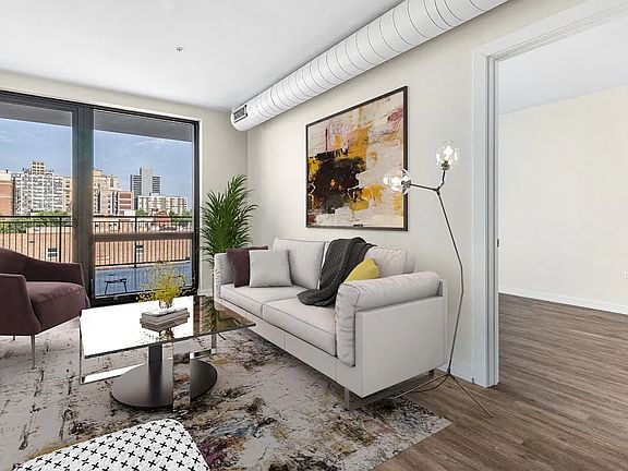 2nd image of 3119-21 N Broadway St #609