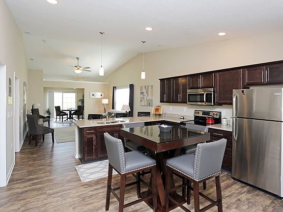 Spacious Eat-In Kitchen