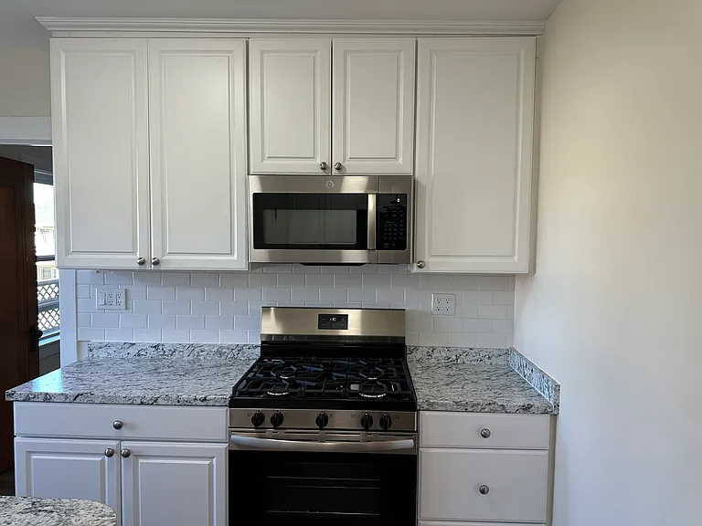 2290 Elmwood Ave #13 — Photo 3