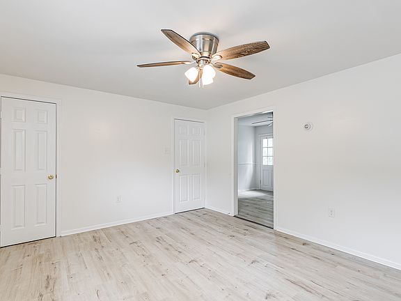 4th image of 3211 Utah Pl #B