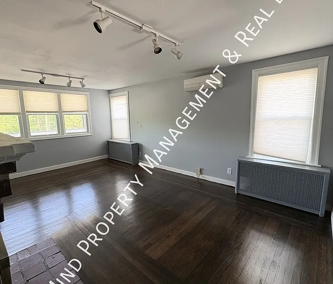 968 Elm St #1 — Photo 5