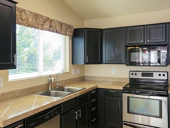 3rd image of 20333 N 106th Dr