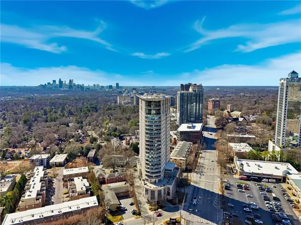 2881 Peachtree Rd NE APT 902, Atlanta, GA 30305