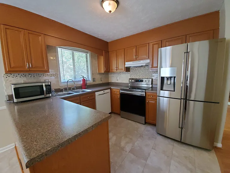 6400 Hollyhock Ct — Photo 4