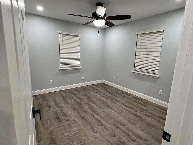 1107 S Wilson St — Photo 13