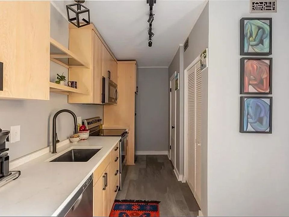 1st image of 5523 Ellsworth Ave APT 8A
