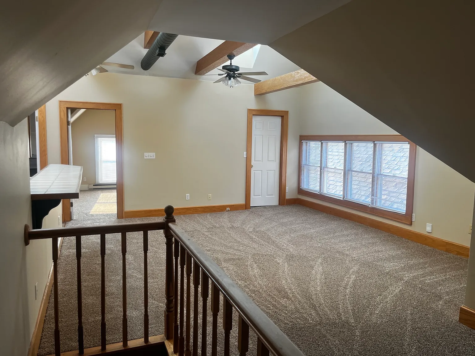 2 bed, 1100 sqft, $1,550 — Photo 2