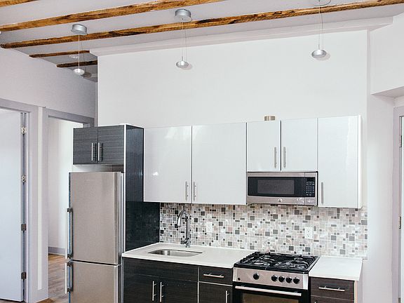 3rd image of 292 Bedford Ave APT 1