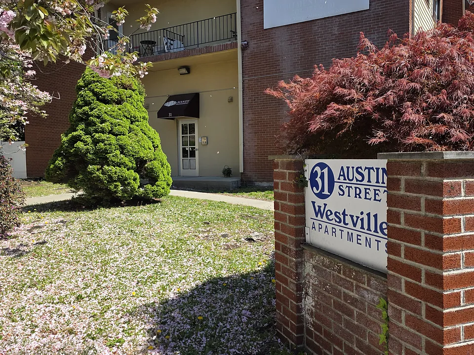 31 Austin St #B5