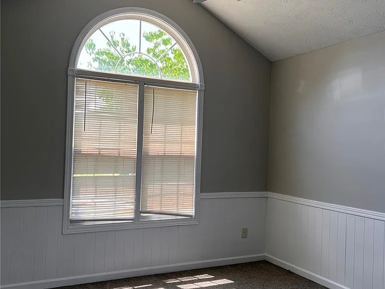 1687 Kershaw Loop — Photo 32