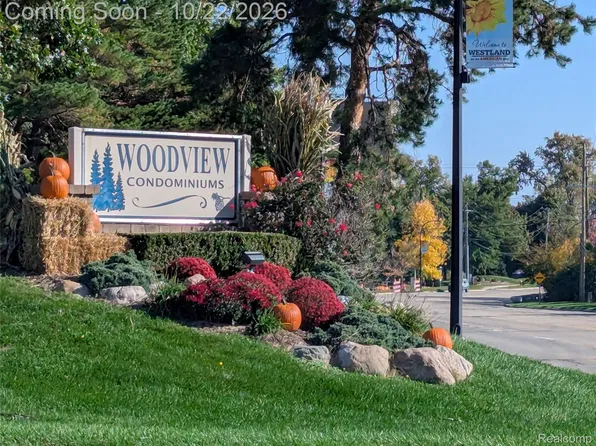 7572 Woodview St APT 2, Westland, MI 48185