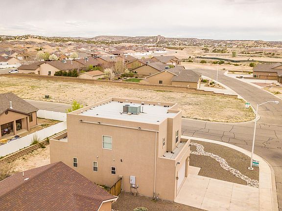 5th image of 4652 Barcelona Cir