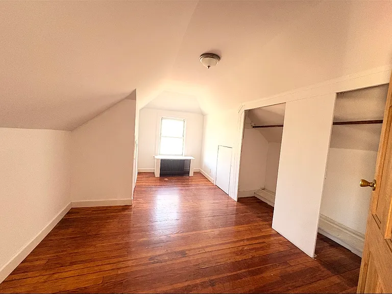 24 Chestnut Pl #3 — Photo 2